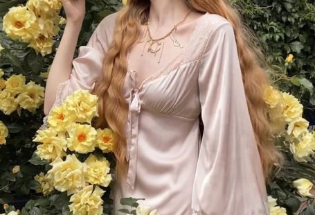 V-neck lace nightdress