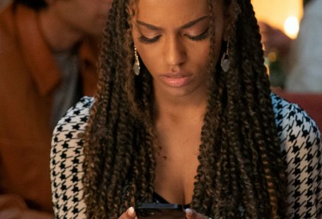 We Already Know Who The New Gossip Girl Is & The Internet Is Not Happy