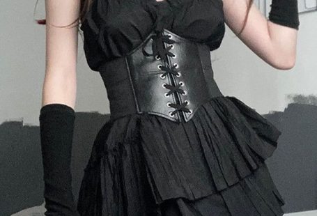 Corsets - Black / One Size / China