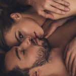 Sexstellungen: 25 heiße Positionen für mehr Lust im Bett