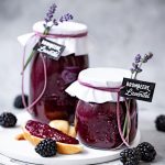 Brombeer Lavendel Marmelade: Konfitüre mit Brombeeren und Lavendelblüten als Geschenkidee - Nicest Things