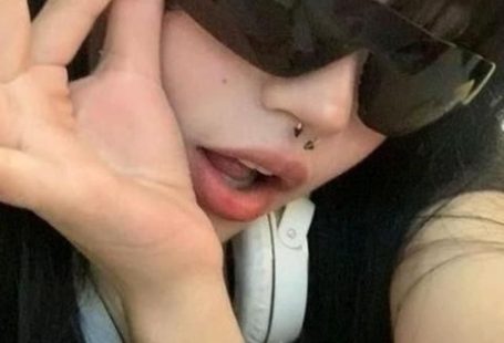 Browse Ideas Catalog 48+ sexy pose selfie | selfie sexy poses | Selfie expression trends