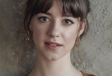 Daisy Edgar-Jones on the importance of uniting together