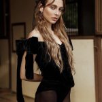 Emma Chamberlain in Andrea Brocca