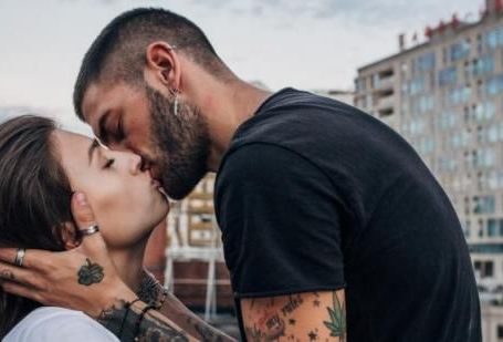 How To Help A Man Get Hard (And Stay Hard) During Sex