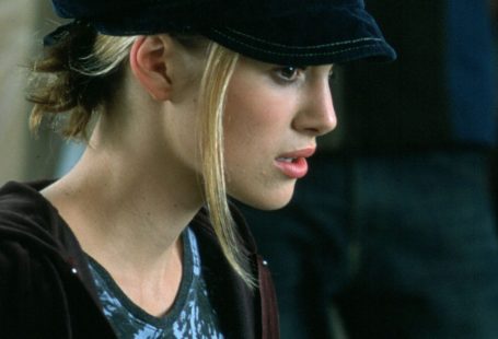Keira Knightley's On-Set Trick For Hiding Acne Is Genius — & Hilarious