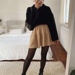 Kleid mit V-Ausschnitt in beige