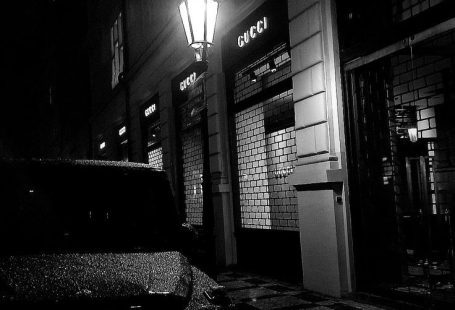 Pin by Toni Križanović on Photography | Black and white picture wall, Black wallpaper iphone dark, Black wallpaper