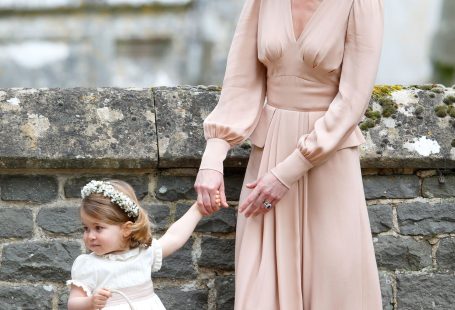 This Is What Kate Middleton Wears to Other People's Weddings