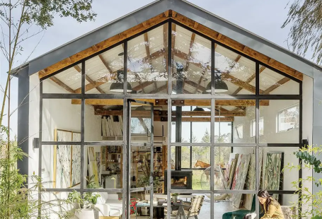 Un atelier d'artiste comme une mini maison vitrée en Argentine