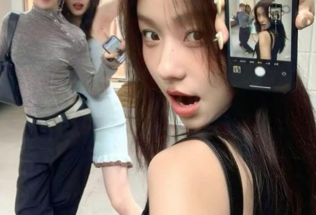 Unlock More  32+ sexy selfie poses for women | Selfie event inspiration | sexy pose selfie