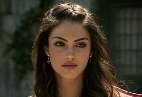 adelaide kane x phoebe tonkin