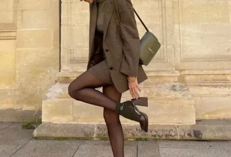 25 Dark Academia Outfits Perfect For A Scholarly Look