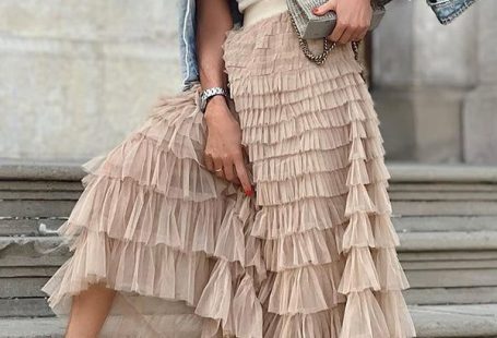 Be Your Own City Queen Tiered Elastic Waist Tulle Maxi Skirt - Light green / S/M