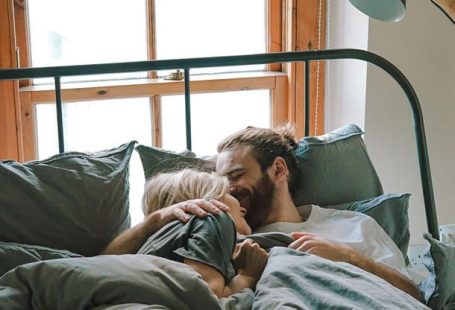 Perverse Fragen: 30 Sex-Fragen fürs Schlafzimmer