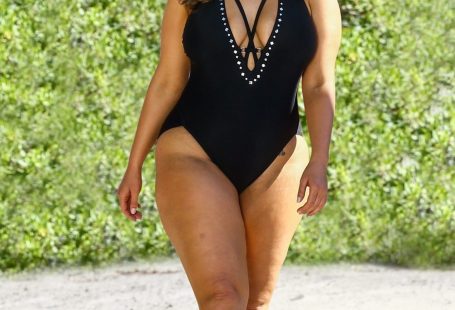 The One Swimsuit Trend Ashley Graham Is Loving For Summer 2019