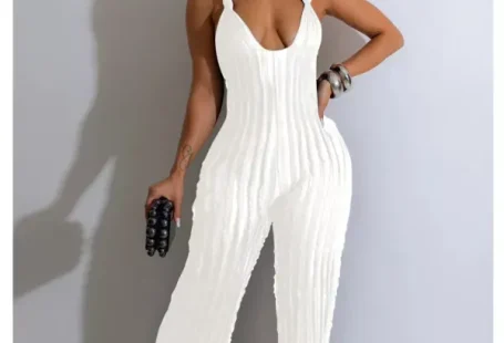 White Solid Color Backless Deep V Halterneck Jumpsuit