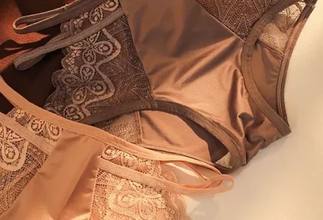 Pay 1 Get 5pcs🌷Sexy Seamless Double Strap Lace Silk Care Panties