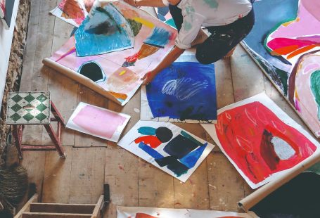 La maison d'une artiste habitée par la couleur