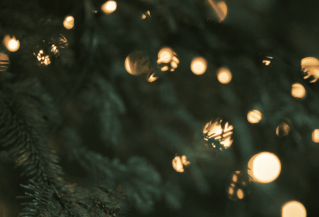 60+ FREE Aesthetic Christmas Wallpapers For A Festive Phone